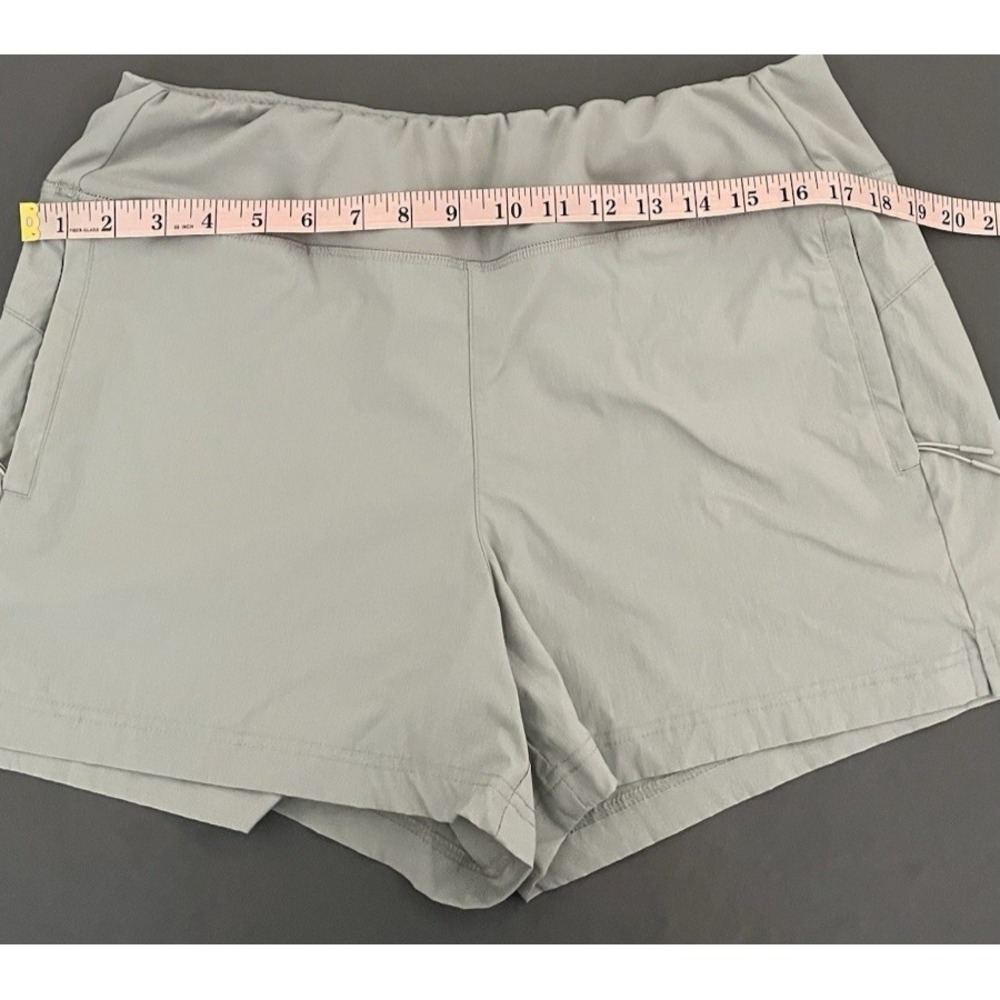 Athletic Shorts Zipper Pockets Gray Outdoor Lightweight Womens Size Large - Picture 8 of 10